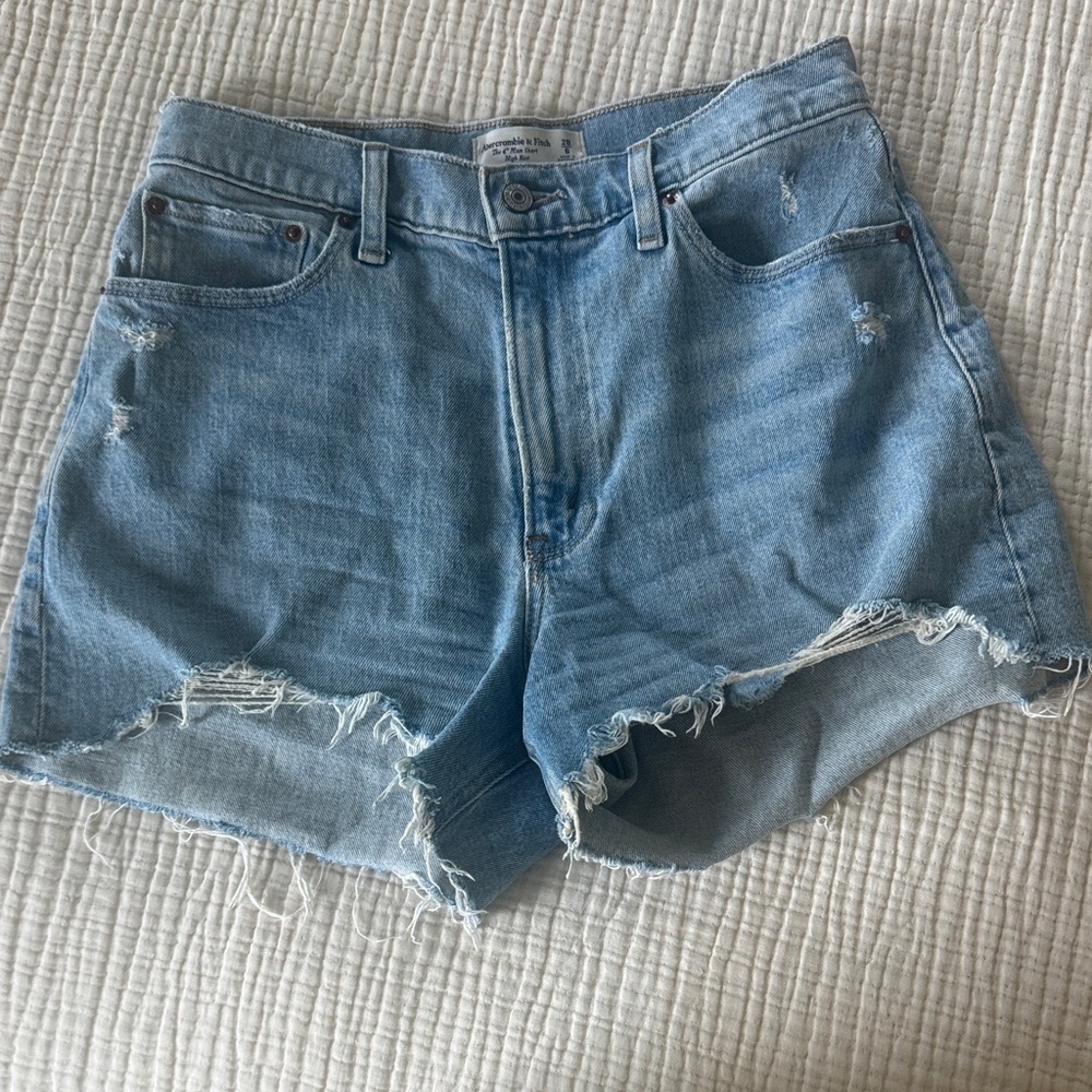 Abercrombie & Fitch The 4” Mom High Rise Short